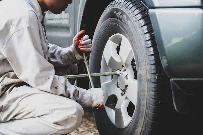 تعویض لاستیک و پنچرگیری